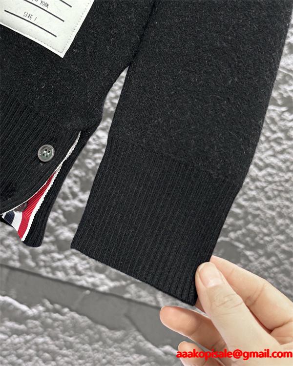 Thom Browne コピー 秋冬柔らかな トレンド グレー × ブラック 2 色 フェザー满印 セーター トムブラウン
