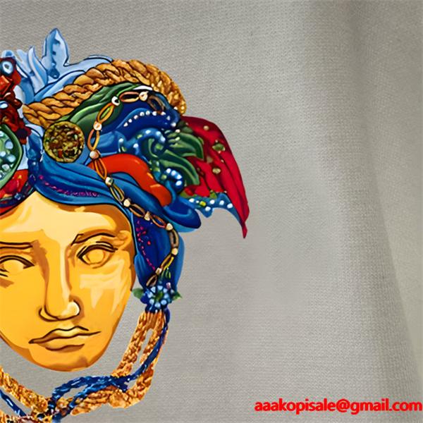 2025秋冬おすすめ 新作 ブラック × ホワイト カラフルメデューサ刺繍 長袖Tシャツ ヴェルサーチ VERSACE 偽物
