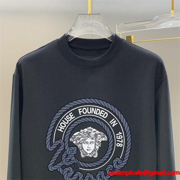 ヴェルサーチ VERSACE コピー 2025秋冬準備 売れ筋 ブラック × ホワイト 円形メデューサロゴ 長袖Tシャツ
