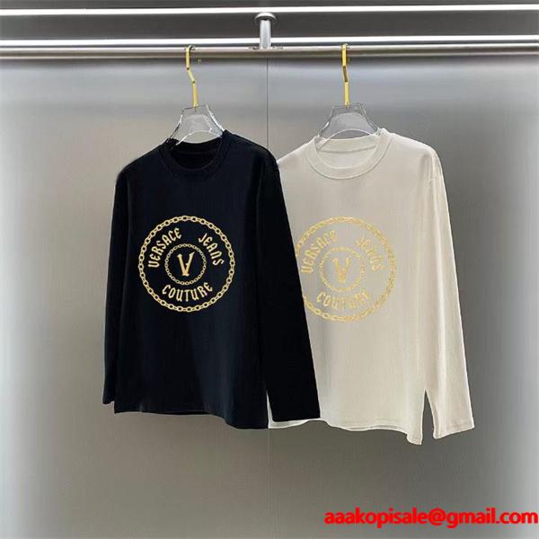 ヴェルサーチ VERSACE コピー 2025秋冬インディスペンサブル 伝統 ブラック × ホワイト ゴールド V 柄 長袖Tシャツ