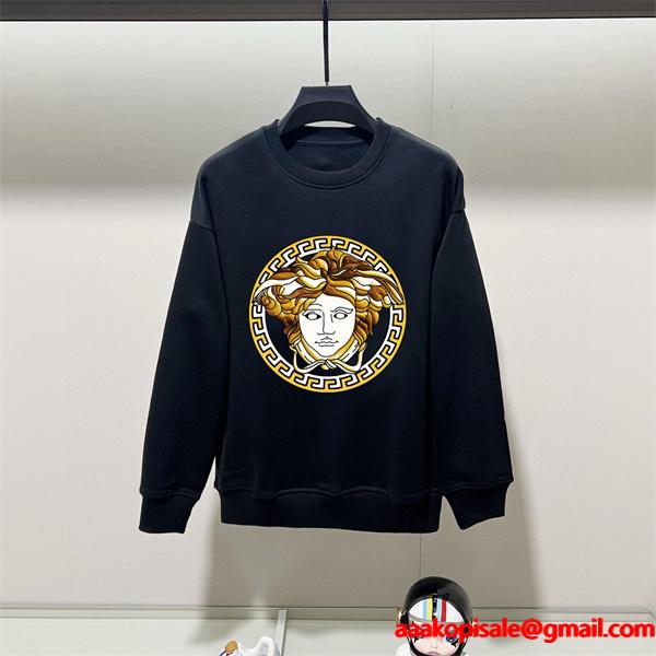 ブラック ゴールドメデューサ柄 パーカー ヴェルサーチ VERSACE スーパーコピー 2025秋冬マストハブ セール 