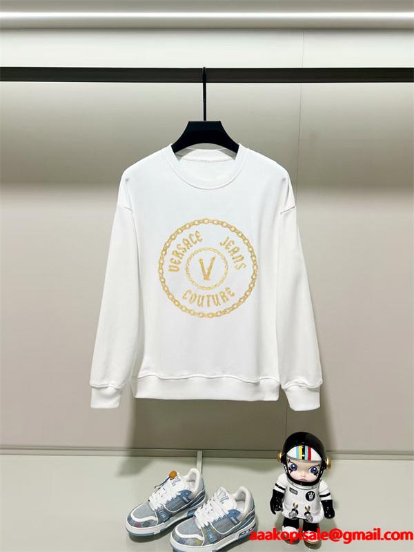  2025秋冬コレクション レア ブラック ゴールド V チェーン柄 パーカー ヴェルサーチ VERSACE 偽物