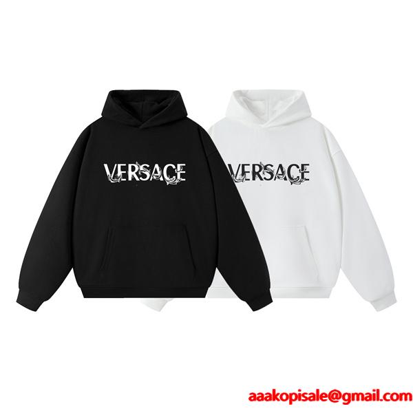 ヴェルサーチ VERSACE コピー 2025 秋冬ブーム 話題沸騰 ブラック × ホワイト ヴィンテージ風 パーカー 