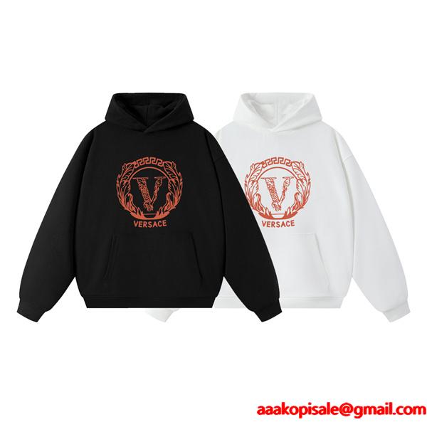 ブラック × ホワイト パーカー ヴェルサーチ VERSACE コピー 2025秋冬必須 人気限定 上質 売れ筋 