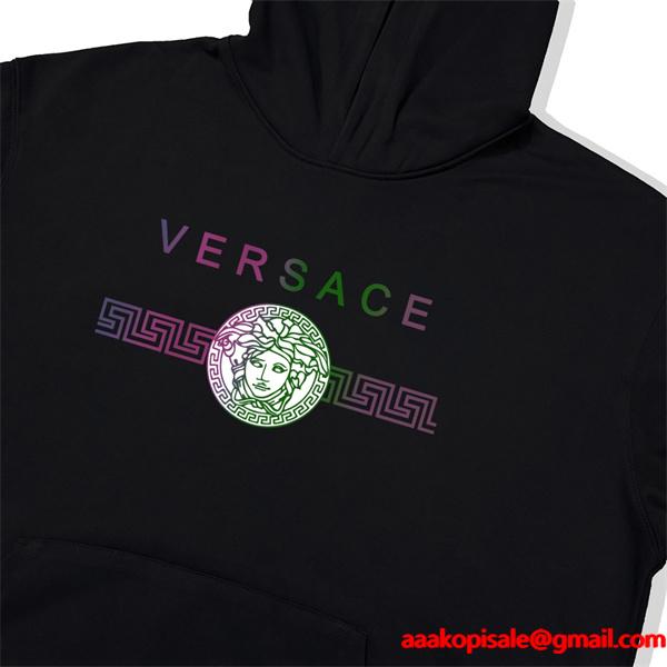 数量限定 高級 おすすめ ブラック × ホワイト パーカー ヴェルサーチ VERSACE コピー 2025秋冬定番 