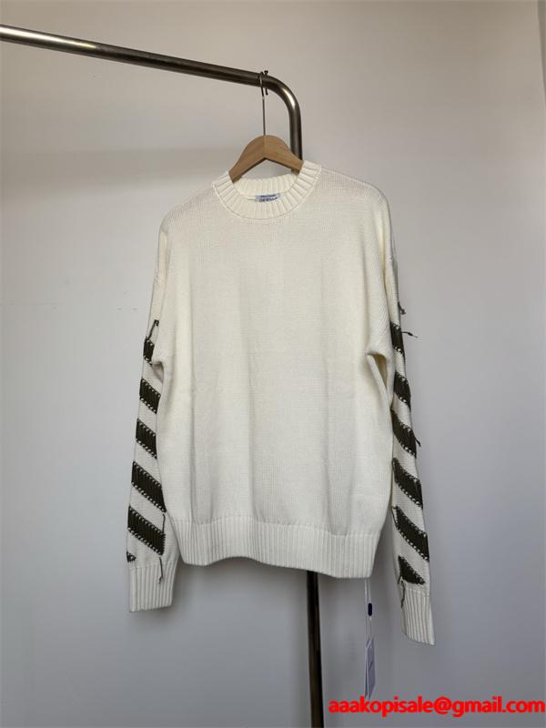 カジュアルコーデ ブラック × ベージュ セーター Off-White コピー 2025秋冬新作 限定生産 オフホワイト