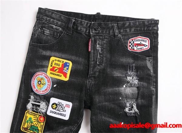  ディースクエアード ブラック 多種バッジ ダメージ デニムパンツ DSQUARED2 コピー 秋冬 ボリューム感ある 注目