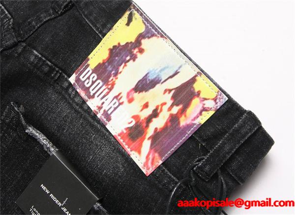  ディースクエアード ブラック 多種バッジ ダメージ デニムパンツ DSQUARED2 コピー 秋冬 ボリューム感ある 注目