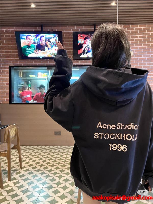 アクネ ストゥディオズ Acne Studios ブラック ロゴプリント パーカー コピー 秋冬 ミニマル ストリートな 定番アイテム 