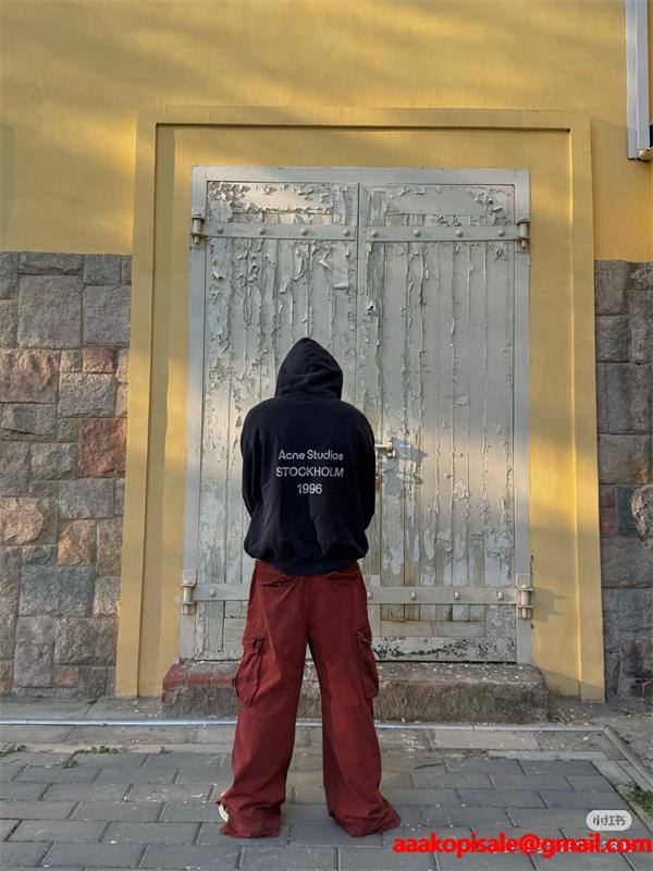 アクネ ストゥディオズ Acne Studios ブラック ロゴプリント パーカー コピー 秋冬 ミニマル ストリートな 定番アイテム 