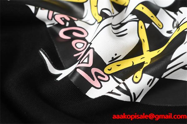 クロムハーツ コピー Chrome Hearts パーカー セール価格 ブラック × イエローロゴ 個性派 防風対策 2025秋冬必須アイテム