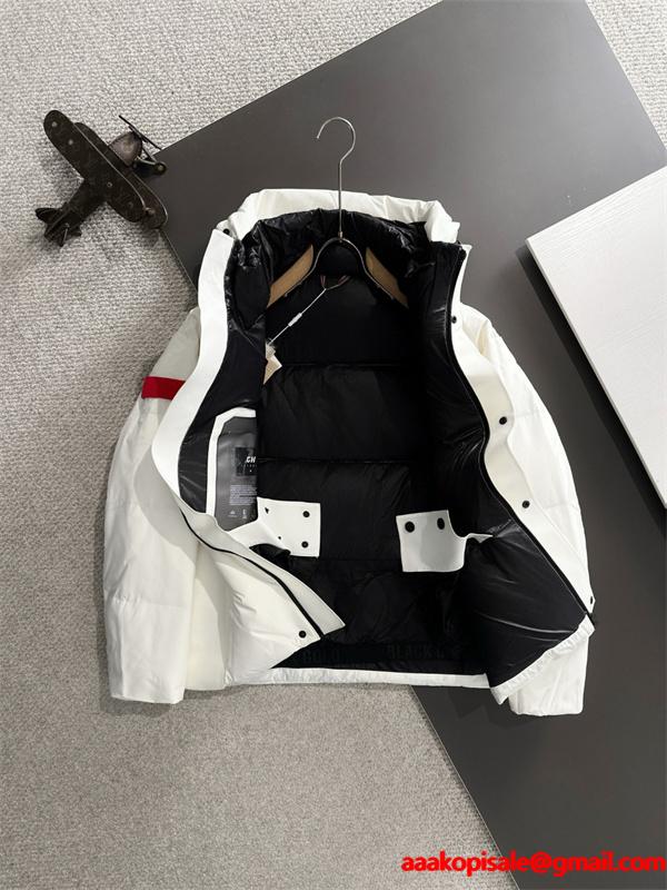 ブラック × レッド アームロゴ 冬仕様 高保温ダウン MONCLER モンクレール コピー ダウンジャケット