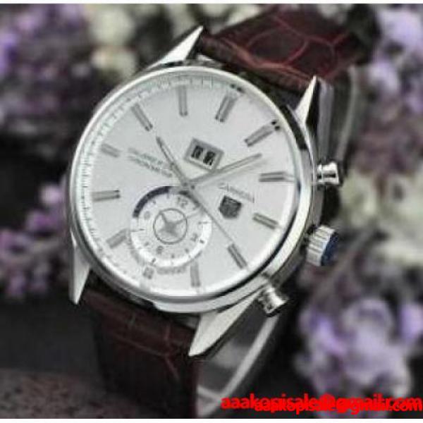赤字超特価大人気なタグホイヤー 偽物 TAG HEUER デイト表示 自動巻き 腕時計 カレラ キャリバー5 ブラウン WAR201C-BA0723 メンズ ウォッチ タグホイヤー TAG HEUER ブランド コピー 激安(日本最大級)