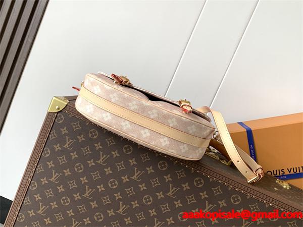 新作　ルイヴィトン　M15134☆☆ LV Travels With Grace Coddington 2025トレンドルイヴィトンショルダーバッグコピー 激安(日本最大級)