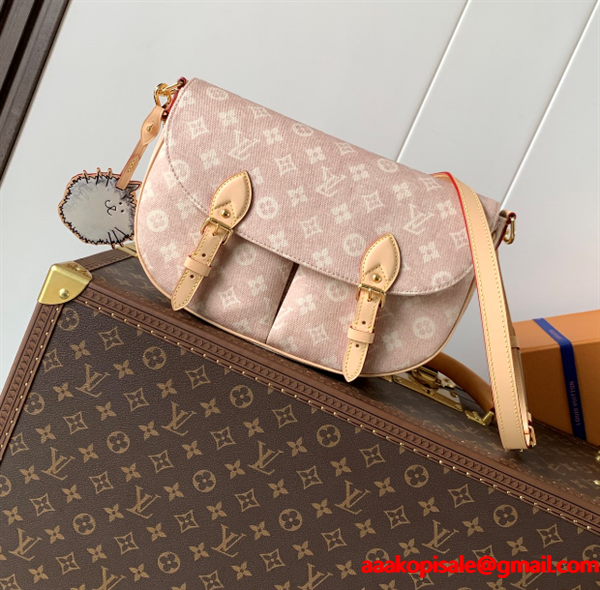 新作　ルイヴィトン　M15134☆☆ LV Travels With Grace Coddington 2025トレンドルイヴィトンショルダーバッグコピー 激安(日本最大級)