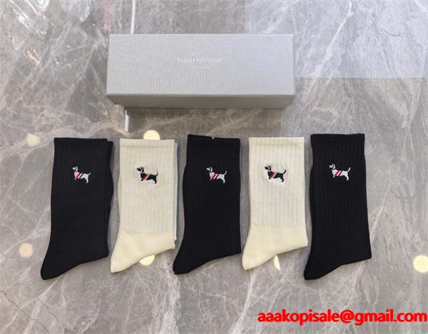 トムブラウン靴下コピーTHOM BROWNE簡単にトレンド 2025秋冬ブランド コピー 激安(日本最大級)