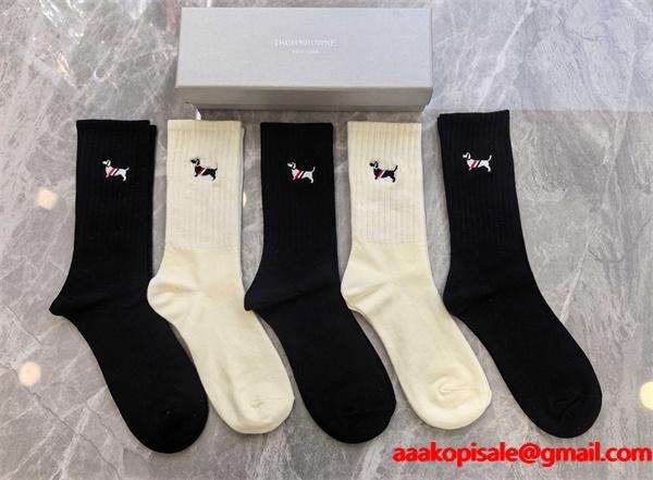 トムブラウン靴下コピーTHOM BROWNE簡単にトレンド 2025秋冬ブランド コピー 激安(日本最大級)