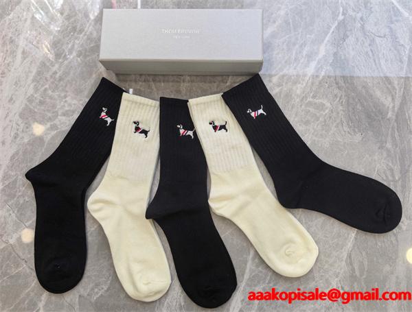 トムブラウン靴下コピーTHOM BROWNE簡単にトレンド 2025秋冬ブランド コピー 激安(日本最大級)