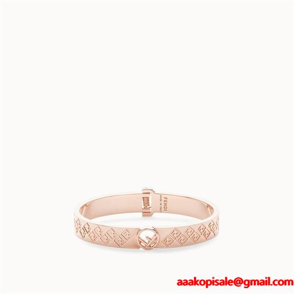 秋冬にきちんと感も漂うはスタイリング フェンディブレスレットコピー 激安(日本最大級)