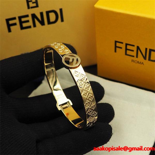 秋冬にきちんと感も漂うはスタイリング フェンディブレスレットコピー 激安(日本最大級)