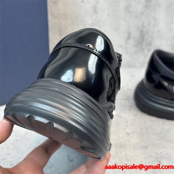 ディオールスニーカーコピー 大人コーデで活用  実用性の高さも魅力 DIOR 春夏らしくて軽やかにするブランド コピー 激安(日本最大級)