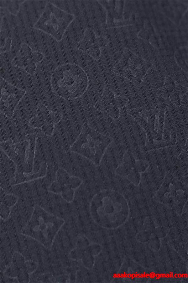 動きやすく楽チンなスタイル 　ルイ ヴィトン ダウンコピー LOUIS VUITTON　秋冬の色味が叶える華やかコーデ_ブランド コピー 激安(日本最大級)