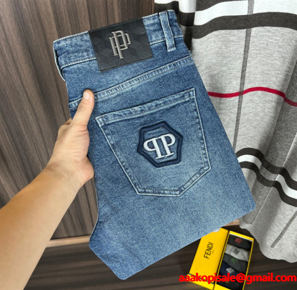 フィリッププレインジーンズコピー 通勤向けのコーデにも PHILIPP PLEIN  おしゃれスタイルブランド コピー 激安(日本最大級)