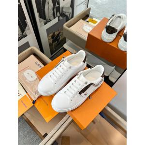 人気新作2025ルイヴィトンスニーカーコピーオシャレ男女OK履き心地快適Louis Vuittonホワイトシューズ