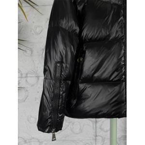 2025秋冬新作 極上光沢ブラック 軽量・極暖 モンクレール MONCLER コピー ショートダウンジャケット