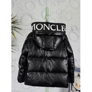 2025秋冬新作 極上光沢ブラック 軽量・極暖 モンクレール MONCLER コピー ショートダウンジャケット