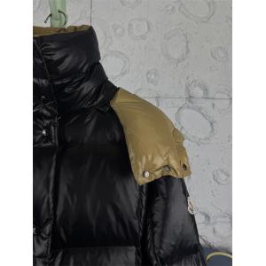 上品バイカラー×2025冬トレンド 極暖ラグジュアリー モンクレール MONCLER コピー フードダウン