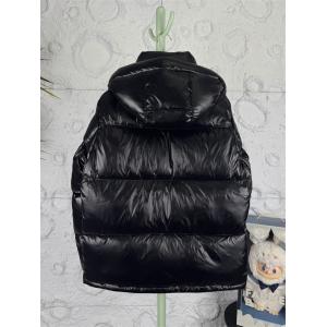 モンクレール MONCLER 偽物 ダウンジャケットトリコロールジップが映える 2025秋冬注目 光沢ブラック