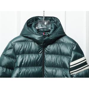 スポーティ×上質 2025冬必須 MONCLER コピー ダウンジャケット ストライプスリーブ モンクレール 