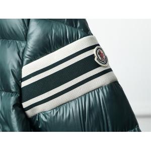 スポーティ×上質 2025冬必須 MONCLER コピー ダウンジャケット ストライプスリーブ モンクレール 