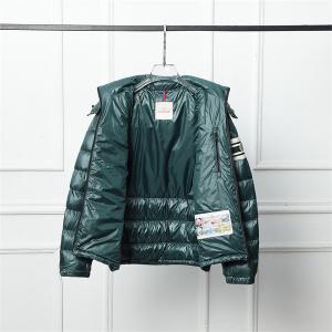 スポーティ×上質 2025冬必須 MONCLER コピー ダウンジャケット ストライプスリーブ モンクレール 
