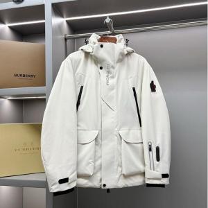 雪景色に映える 2025冬ホワイト 極暖防風 モンクレール MONCLER コピー スキーダウンジャケット