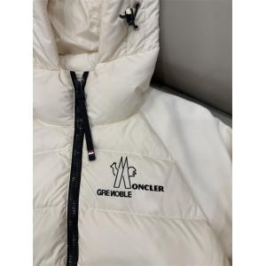 ライトダウン パーカー 軽量 撥水 ジップアップ ジャケット モンクレール MONCLER 偽物