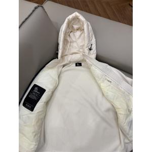 ライトダウン パーカー 軽量 撥水 ジップアップ ジャケット モンクレール MONCLER 偽物