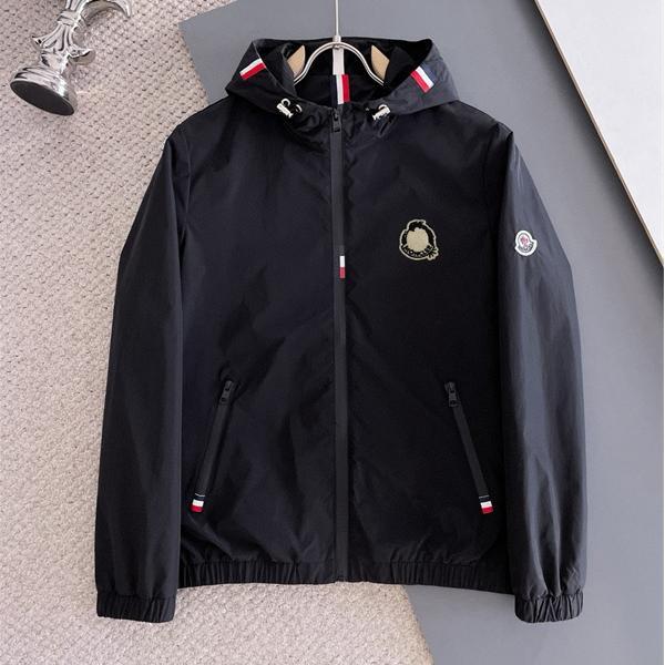 ナイロンブルゾン メンズ 軽量 撥水 モンクレール MONCLER コピー フードロゴ ウインドブレーカー