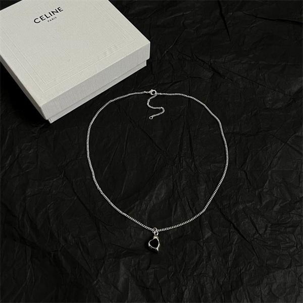セリーヌ CELINE スーパーコピー 2025冬 ブラックハート＆トリオンフ ネックレス 季節感を出したい場合