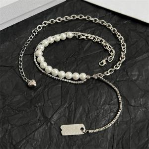 CELINE セリーヌ 偽物 パール＆CELINEロゴ 2025秋冬モードチョーカーネックレス