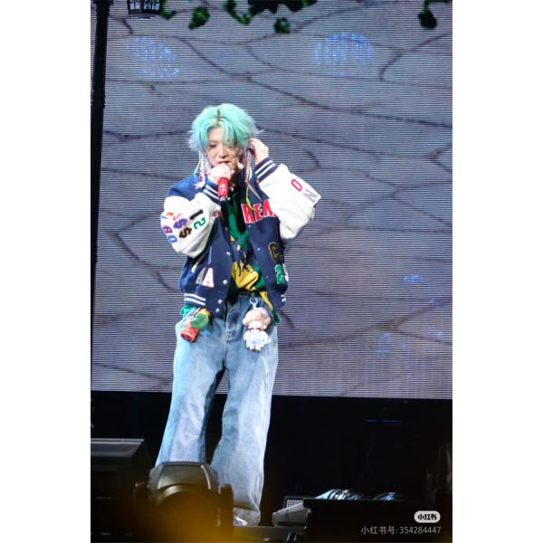 ネイビー×ホワイト 2025秋冬 カラフルロゴ Supreme シュプリーム 偽物 スタジャン