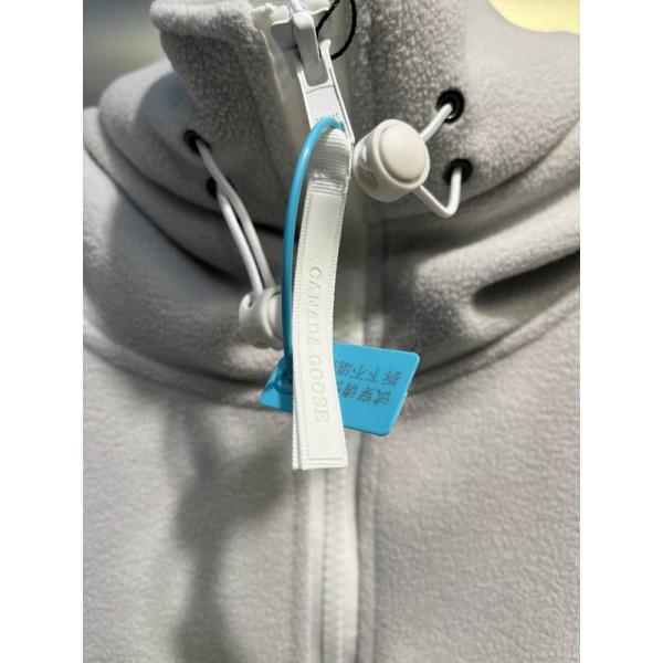 ライトグレー 2025秋冬 モダンシルエット カナダグース Canada Goose 偽物 ハイネックパーカー