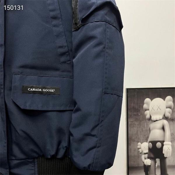 2025秋冬 ネイビー 防寒ファー付きダウンジャケット スーパーコピー カナダグース Canada Goose