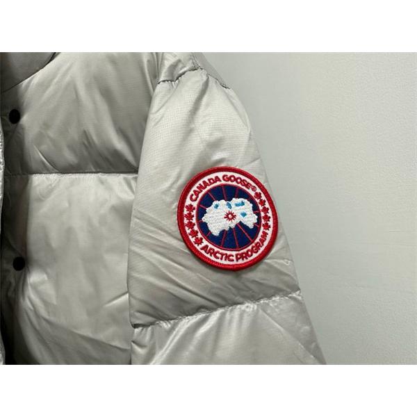 カナダグース Canada Goose レッド 2025秋冬 華やかファー ダウンジャケット スーパーコピー