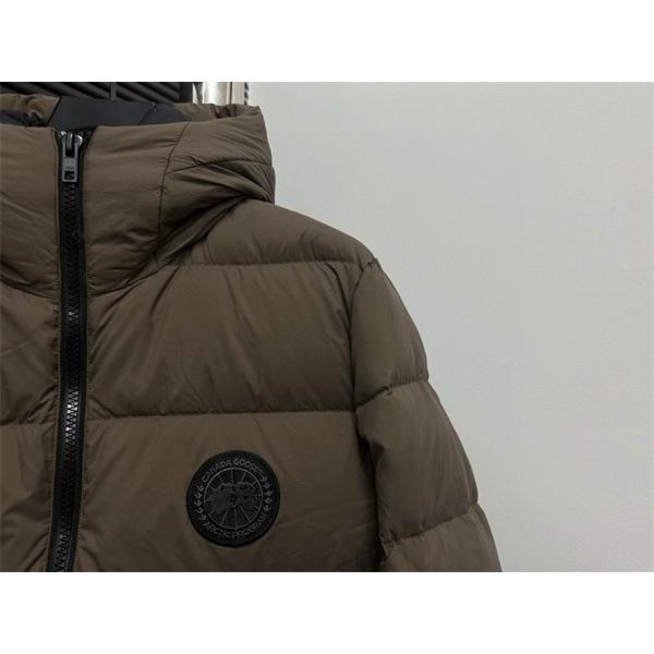 カナダグース Canada Goose 高品質 ブラック 2025秋冬 ショートダウンジャケット スーパーコピー