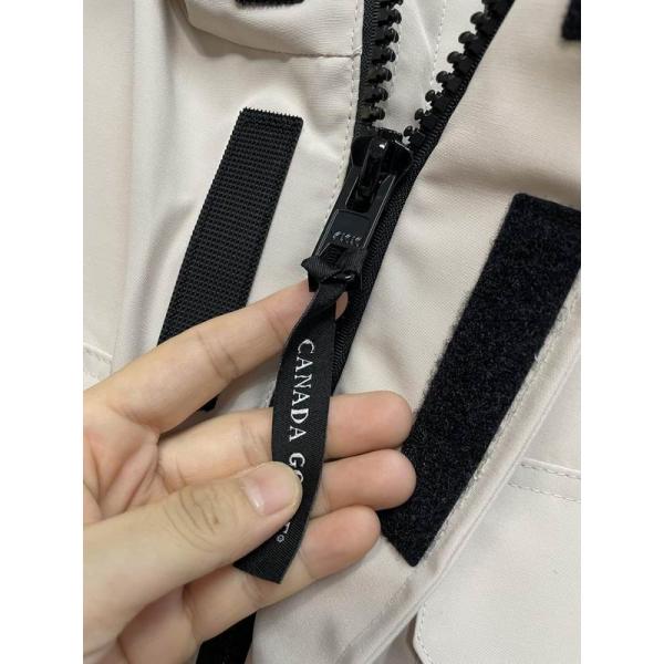 スモーキーグレージュ 2025秋冬 シンプル防寒ダウンジャケット カナダグース Canada Goose 偽物