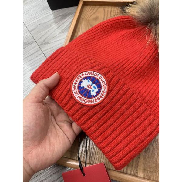 秋冬に映える上品グレー カナディアングース Canada Goose ニット帽 スーパーコピー N級