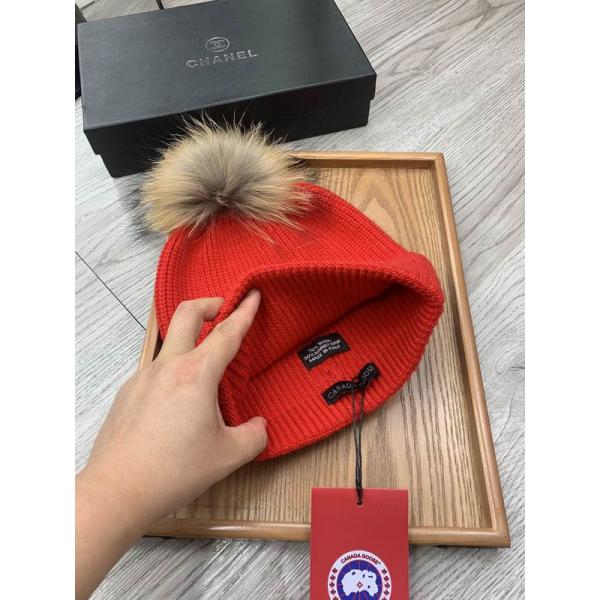 秋冬に映える上品グレー カナディアングース Canada Goose ニット帽 スーパーコピー N級