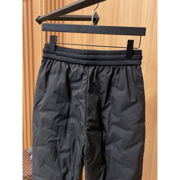 バーバリー Burberry 偽物 マットブラック 秋冬保温 中綿ジョガーパンツ ロゴワンポイント仕様